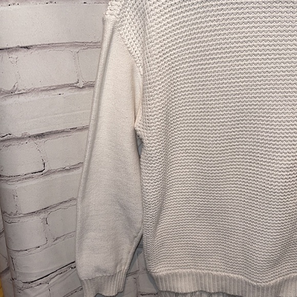 EUC MICHAEL KORS FRINGE BOTTOM SWEATER SIZE MED - Picture 7 of 7